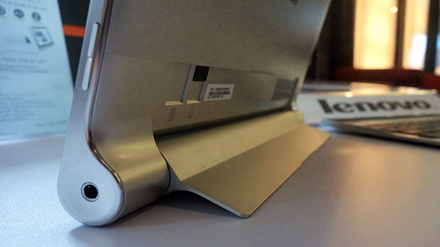 lenovo-yoga-tablet-launch-05