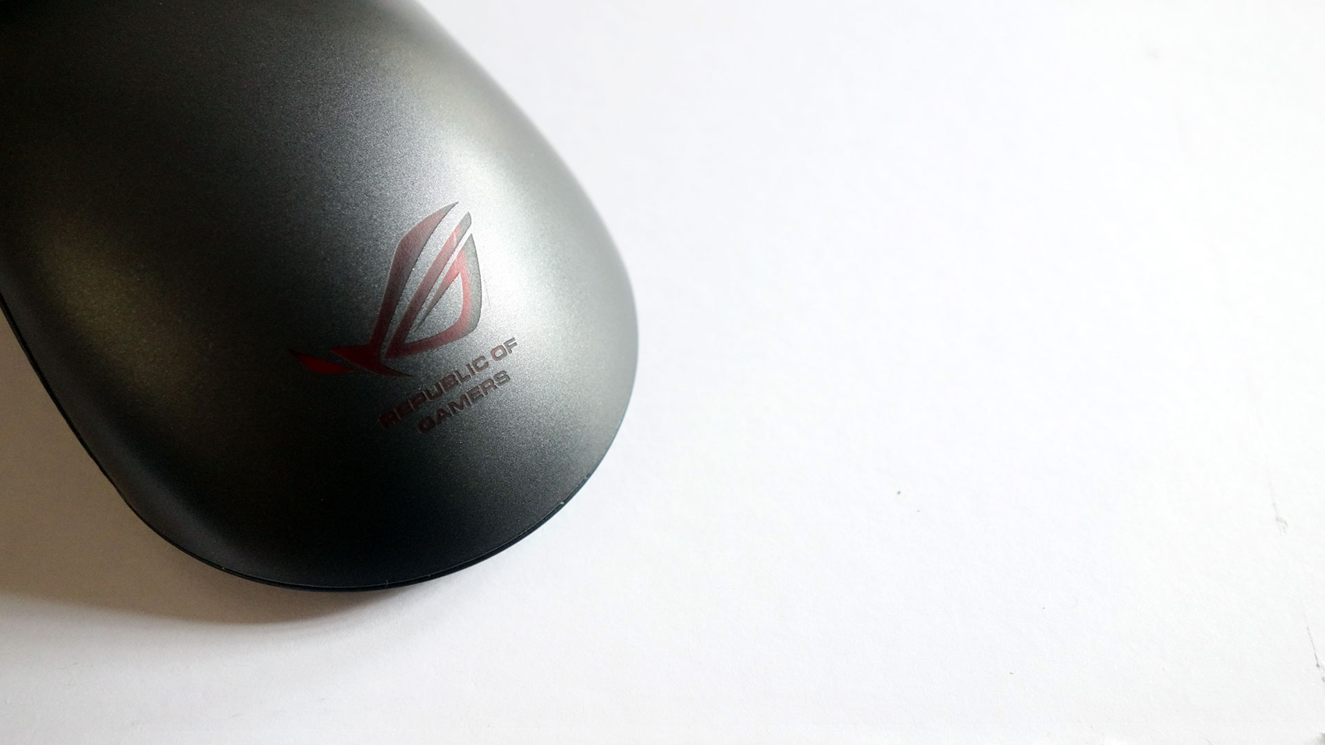 asus-rog-gladius-mouse-review-03