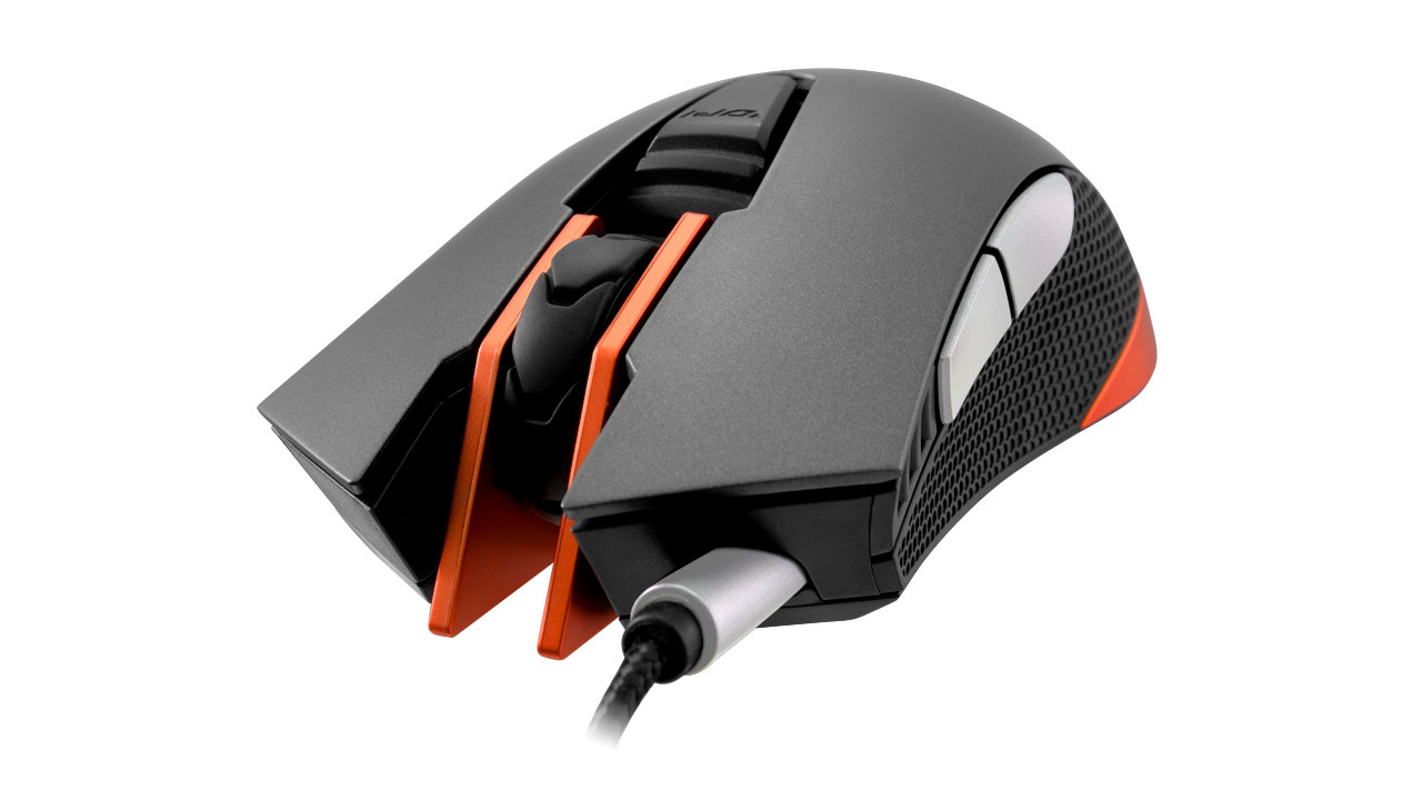 cougar-releases-550m-gaming-mouse-04