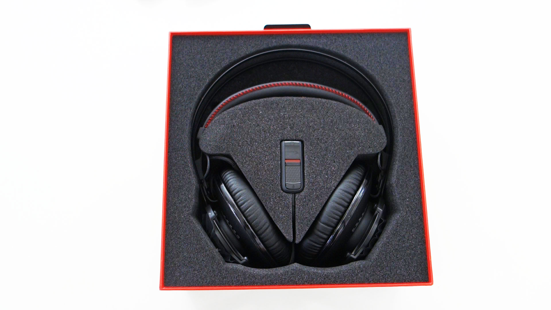 hyperx-cloudrevolver-review-02