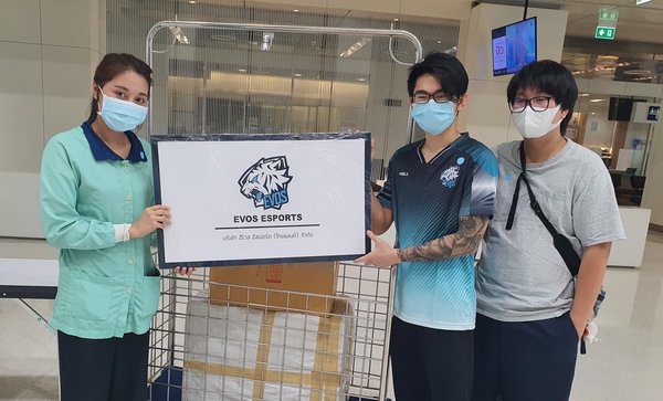 EVOS Esports donating 3,000 protective face masks and gloves at Siriraj Piyamaharajkarun Hospital in Bangkok, Thailand.